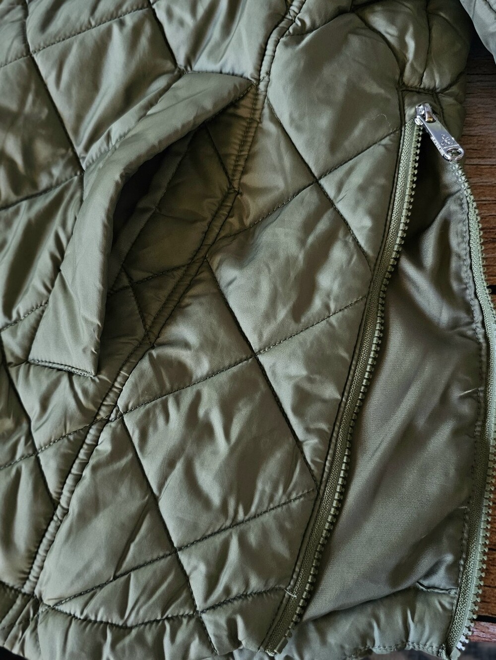 Sam Edelman Women's Olive Green Diamond Quilted Hooded Jacket - Size Large (EUC) - Picture 6 of 8